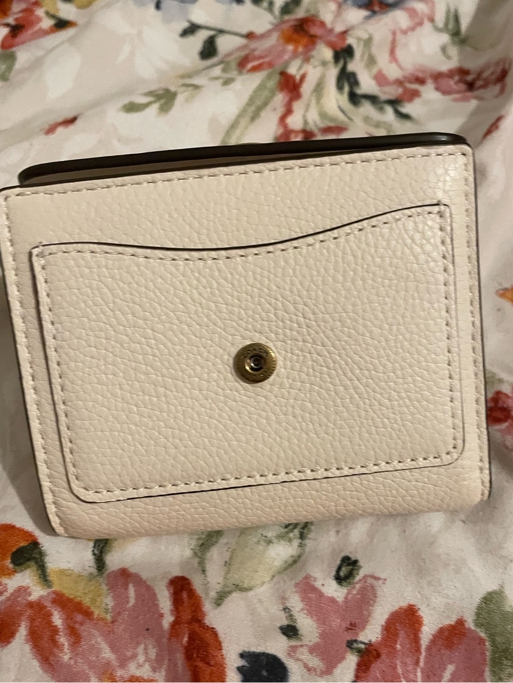Coach Leather compact wallet in Chalk with Gold 'C' - Picture 9 of 13